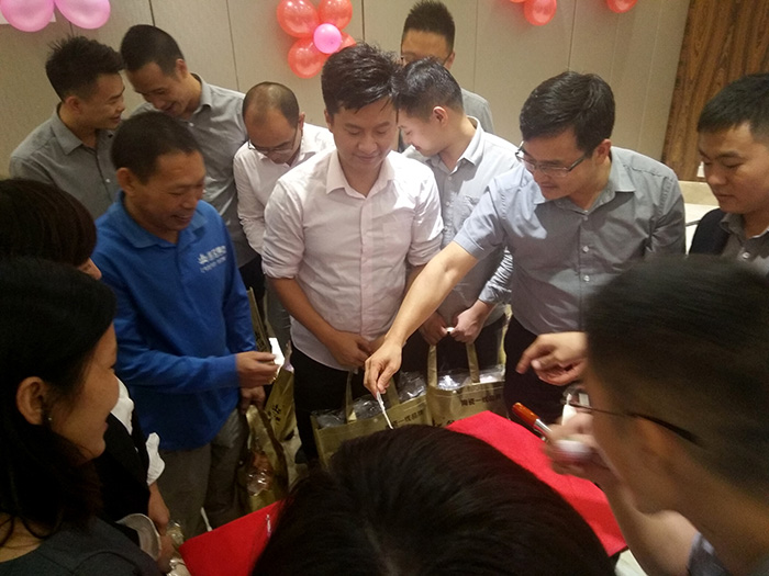 9001cc金沙瓷砖周围年庆